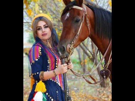 آستاره بختیاری گلهای کاغذی