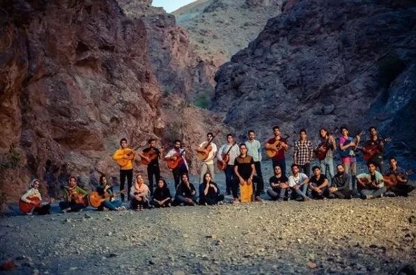 اجرای گروهی انقده خوبی آدم دلش میخواد بمیره واست