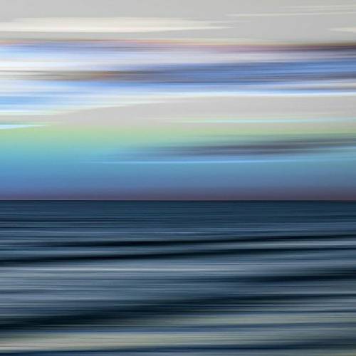 تابوت مرا جای بلندی گذارن تا باد ببرد بوی مرا در وطن من از پا افتاده و خون شد جیگر من