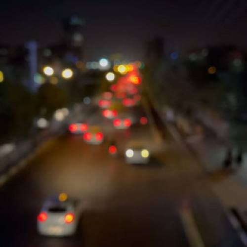  پیش این دل شکستم بیصدا دلگیرم اینجا تو‌ حالم را نمیدانی