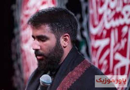 حسین طاهری به حال راز و نیاز به دیده تر او