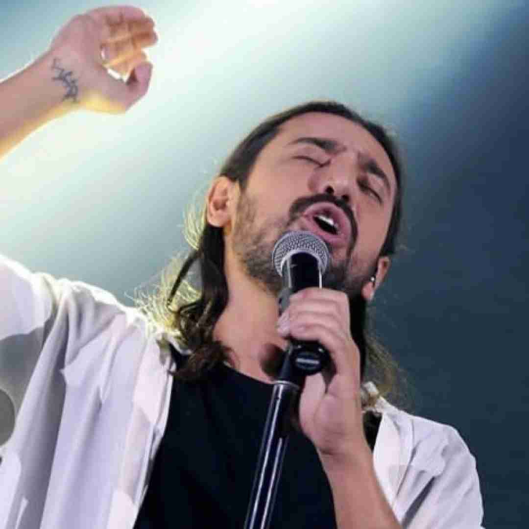 امیرعباس گلاب به کی بگم جات خالیه آخه به کی بگم حالم بده