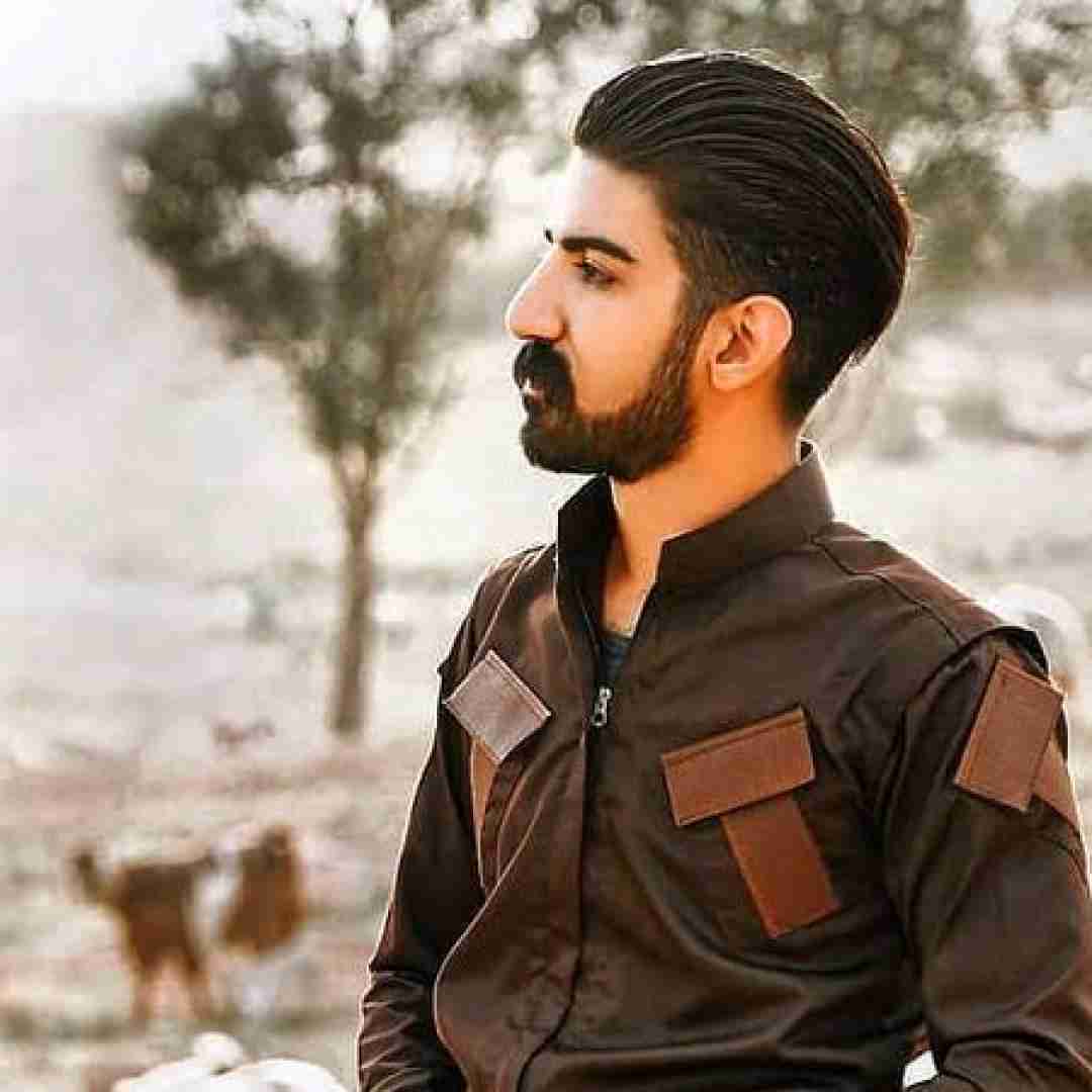 میلاد غلامی آواره