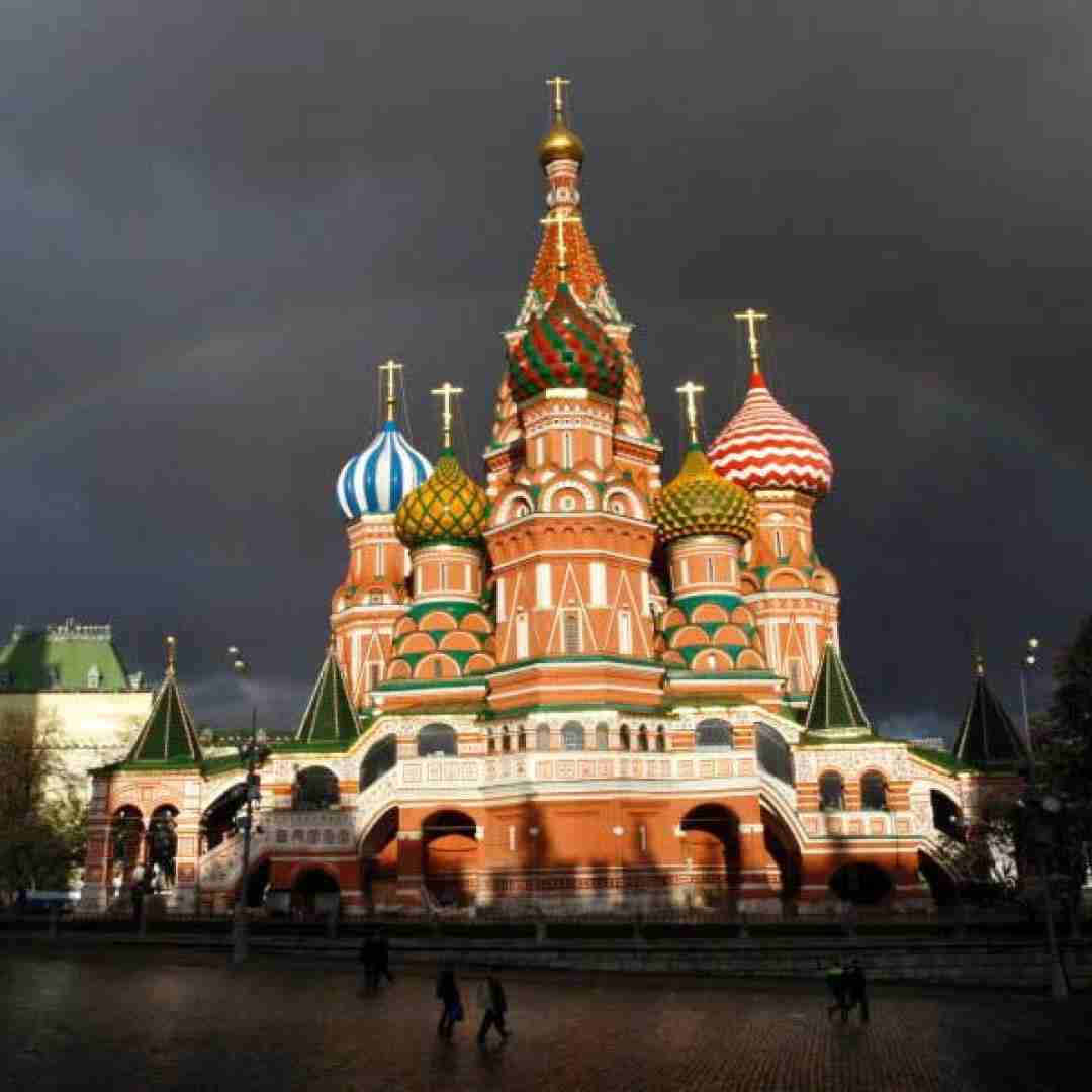 گونل بو سوگینین یولوندا ایزیمیز وار