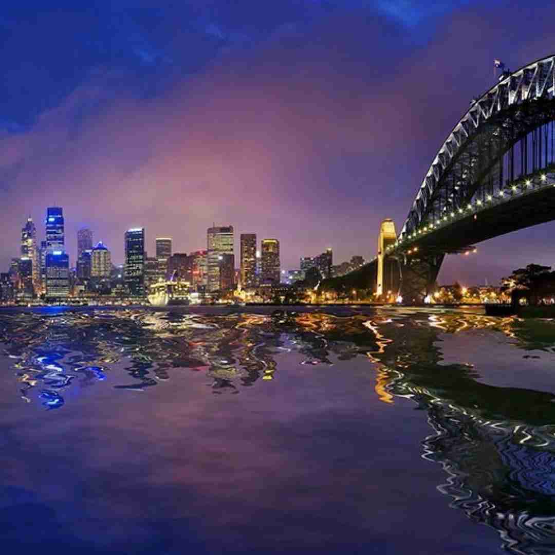 دیوونگیم گل میکنه بعضی شبا میام دنبالت هر موقع که تاریکه هوا