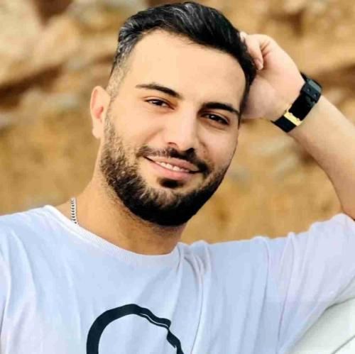 دانلود ریمیکس هی میزنن تو سرم عین تو بی احساسن از کیوان