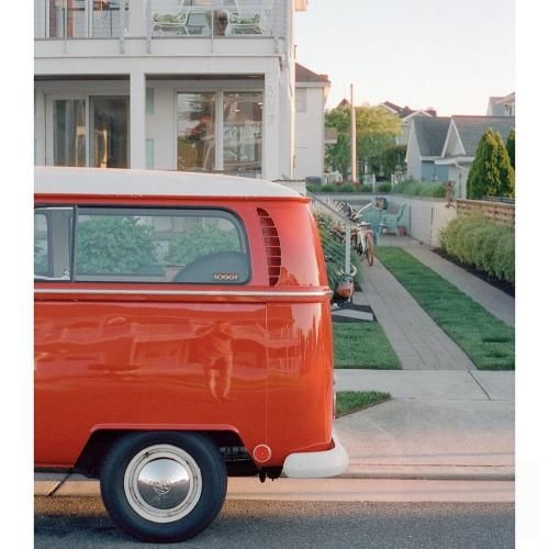 آهای من آیفون دارم آیفون ۱۳ دارم اینستایی