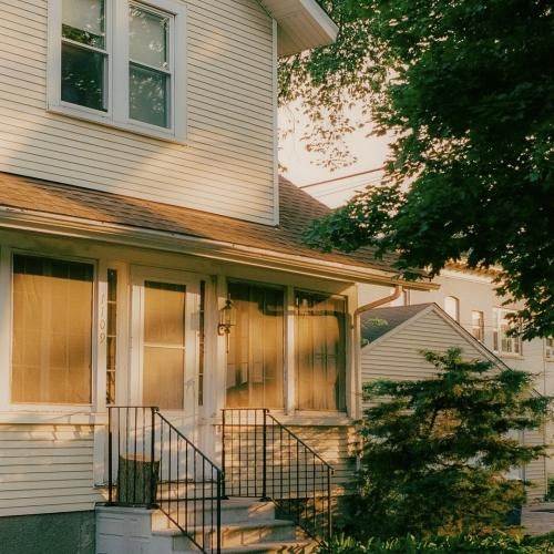 بزنیم جاده یا چی بزارم هایده یا چی