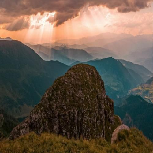 اتل متل توتوله بگو زندگی چجوره قشنگه میچرخه