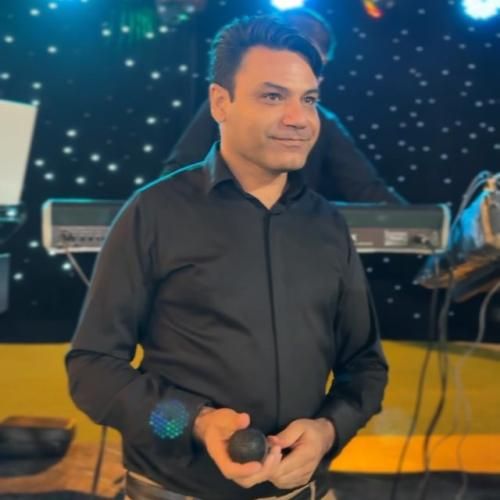 نصرالله واحدی مو دهسلم بی نمکه نمک نداره