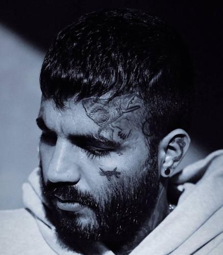 مهدیار خوبی نمیشه که بد بشم برات میخندی